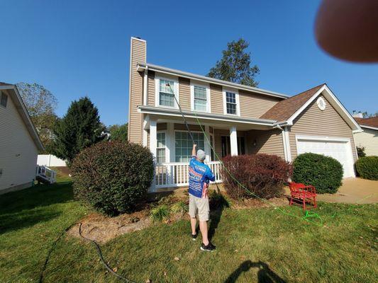 Professional exterior window cleaning Ballwin Mo