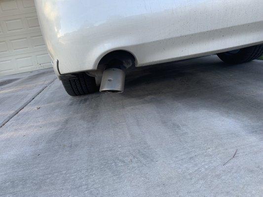 MY DAMN EXHAUST THAT THEY BENT