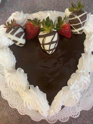 Chocolate covered strawberries cheesecake