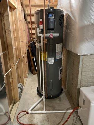 Pro Terra 80 gallon hybrid! 400% more effecient than a normal water heater, pays for itself it about 2 years