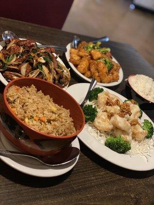 Walnut prawns , General Tso's chicken , Mongolian Beef