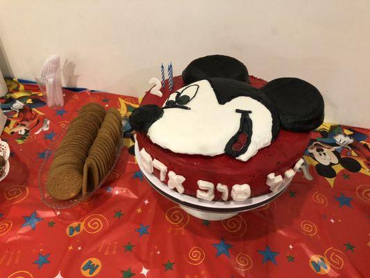 Mickey Mouse cake