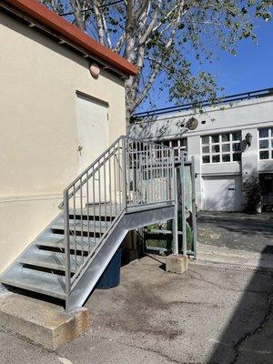 Steps and vertical bars, guard rail