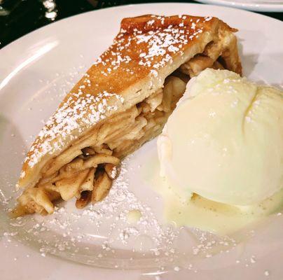 Apple pizza w/gelato