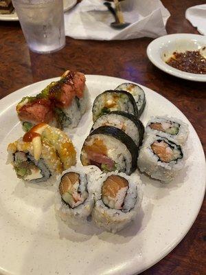 Decent mediocre quality sushi rolls!