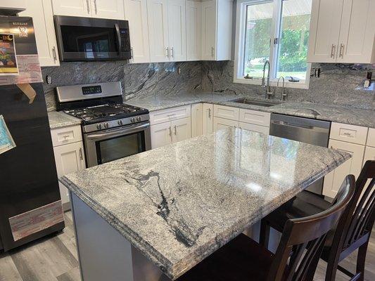 Viscon white granite countertops with full heights