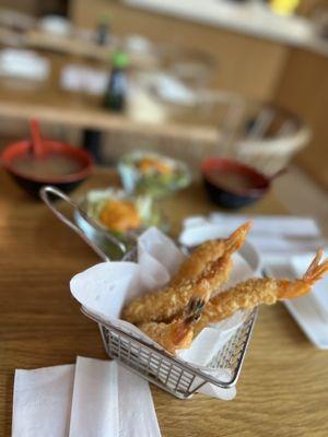 Appetizer shrimp tempura