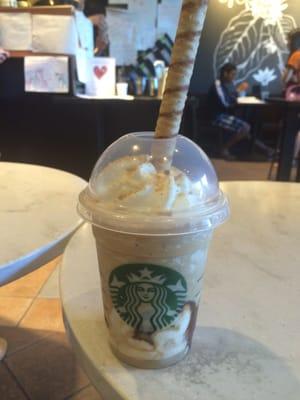 S'mores frappe & cookie straw