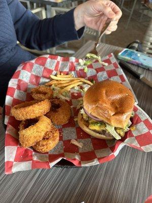 Classic Burger with onion rings