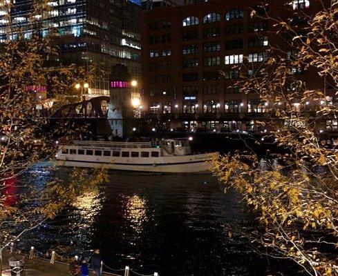 Eastland disaster spot on the Chicago river.