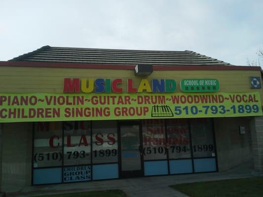 Music Land School of Music Store Front, Charter Square Shopping Center, Fremont, CA.