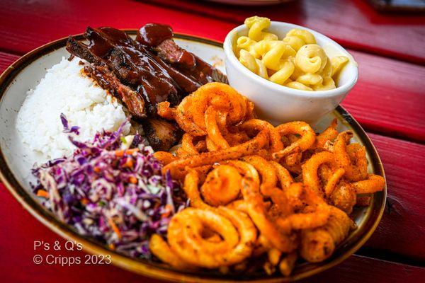 Brisket Plat W/ Curly Fries & Mac & Cheese