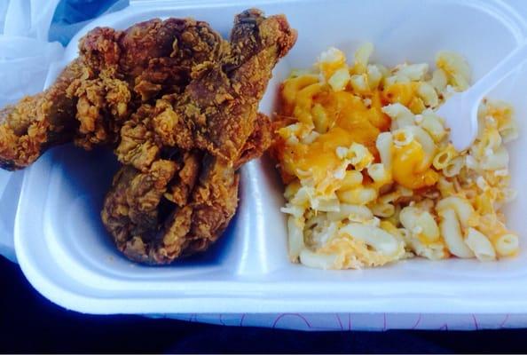 Delicious Fried chicken and Mac and cheese!!