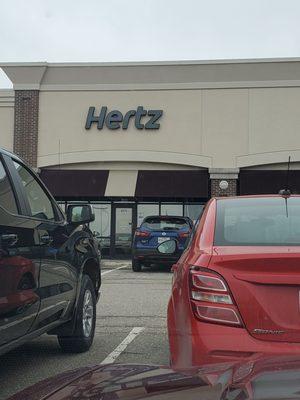 Hertz Car Rental - Omaha - South st Court