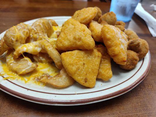 Appetizer sampler plate.