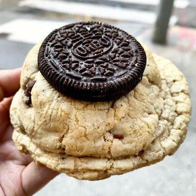 Oreo Overload cookie