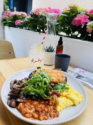 Big breakfast and Aussie mule