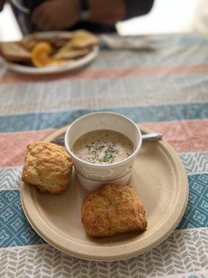 Biscuits with gravy