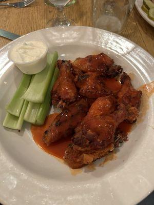 $15 for 8 puny overcooked hot wings. Sauce wasn't bad and that's some decent celery. What a waste.