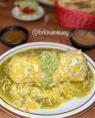 Wet burrito with spicy green sauce, amazing !!