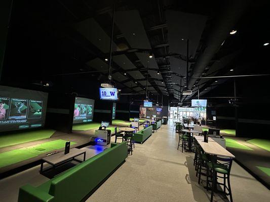 10,000 square feet of indoor golf entertainment!