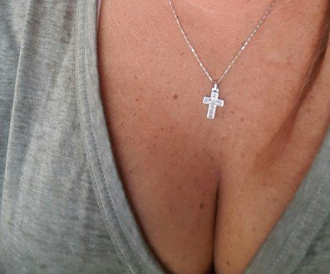 Diamond cross with necklace