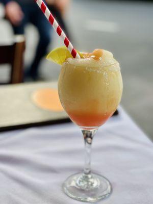 Frozen mango margarita