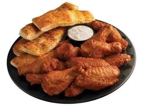 Hot wings with Cajun Howie Bread