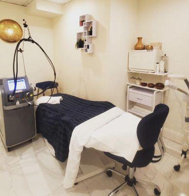 We use the lastest technology from Candela, GentleMax Pro to provide our clients with the best laser treatments.