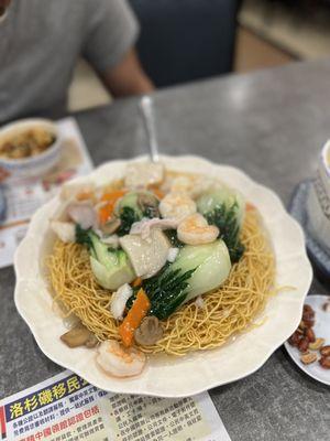 Seafood Pan Fried Noodle