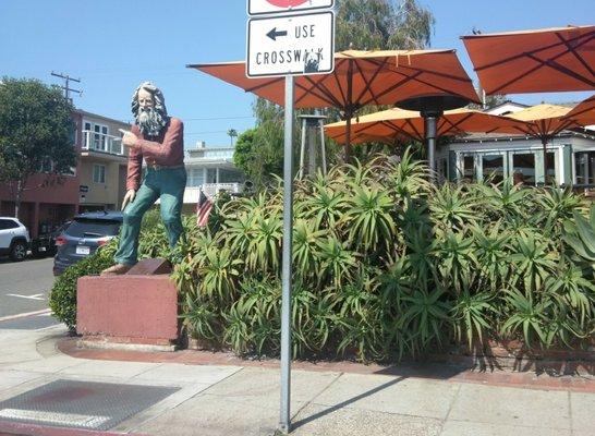 Eiler Larsen Memorial Statue. Eiler Larsen was a Danish vagabond who earned fame as "The Greeter" of Laguna Beach, CA.