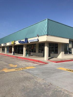 At the Calandro's Supermarket Plaza on Perkins & Siegen