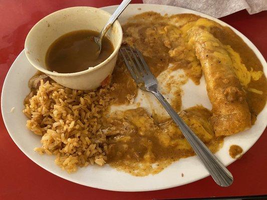 I ordered chicken enchiladas & they were cold. The service was lacking. Very disappointed.