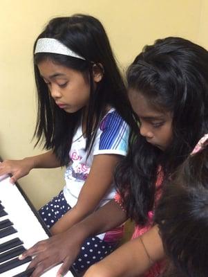 Group Piano Lessons