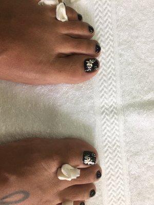 Pretty pedi with flowers