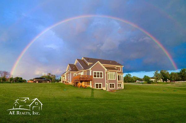 Gorgeous home on edge of Montezuma.