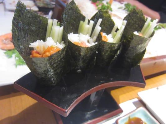 Nori-wrapped hand roll