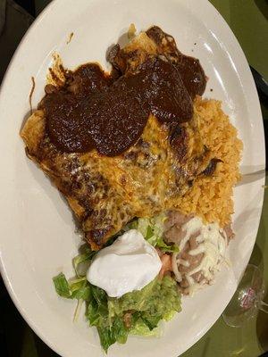 Mole enchiladas