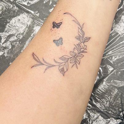 Fine-Line Tattoos