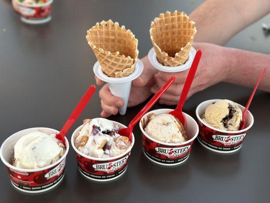 So many different flavors... we couldn't pick just one, so we ended up trying a bunch!