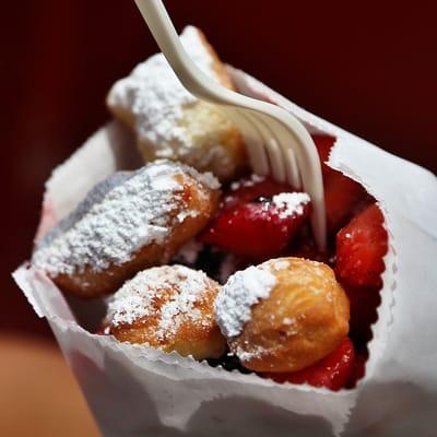 2014.09.20...  Summer Fruit Beignet (Dora's Donut Hole) - not worth the 45-minute wait...