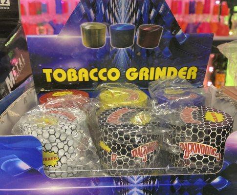 Tobacco grinder