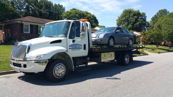 Transporting Customers 2007 ford Fusion to the repair shop