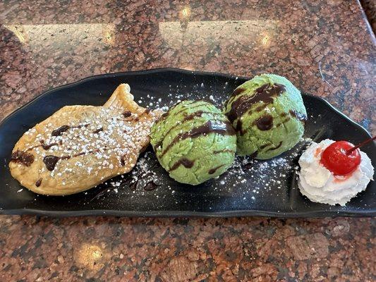 Taiyaki with green tea ice cream