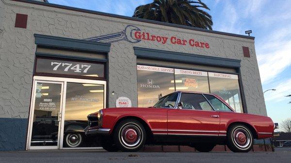 1967 Mercedes-Benz 230SL.