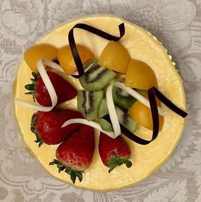 Mango mousse cake