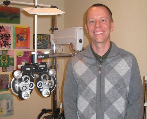 Dr Andy Achziger- optometrist