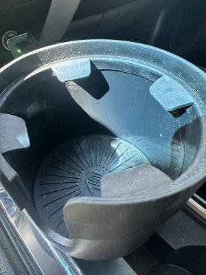 Cup holder with obvious dust