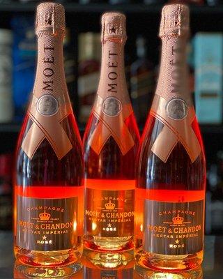 Luminous Moet