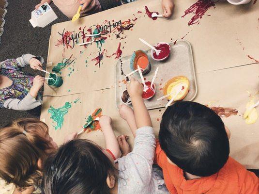 Yogurt Painting//The children had so much fun experimenting with the yogurt painting.